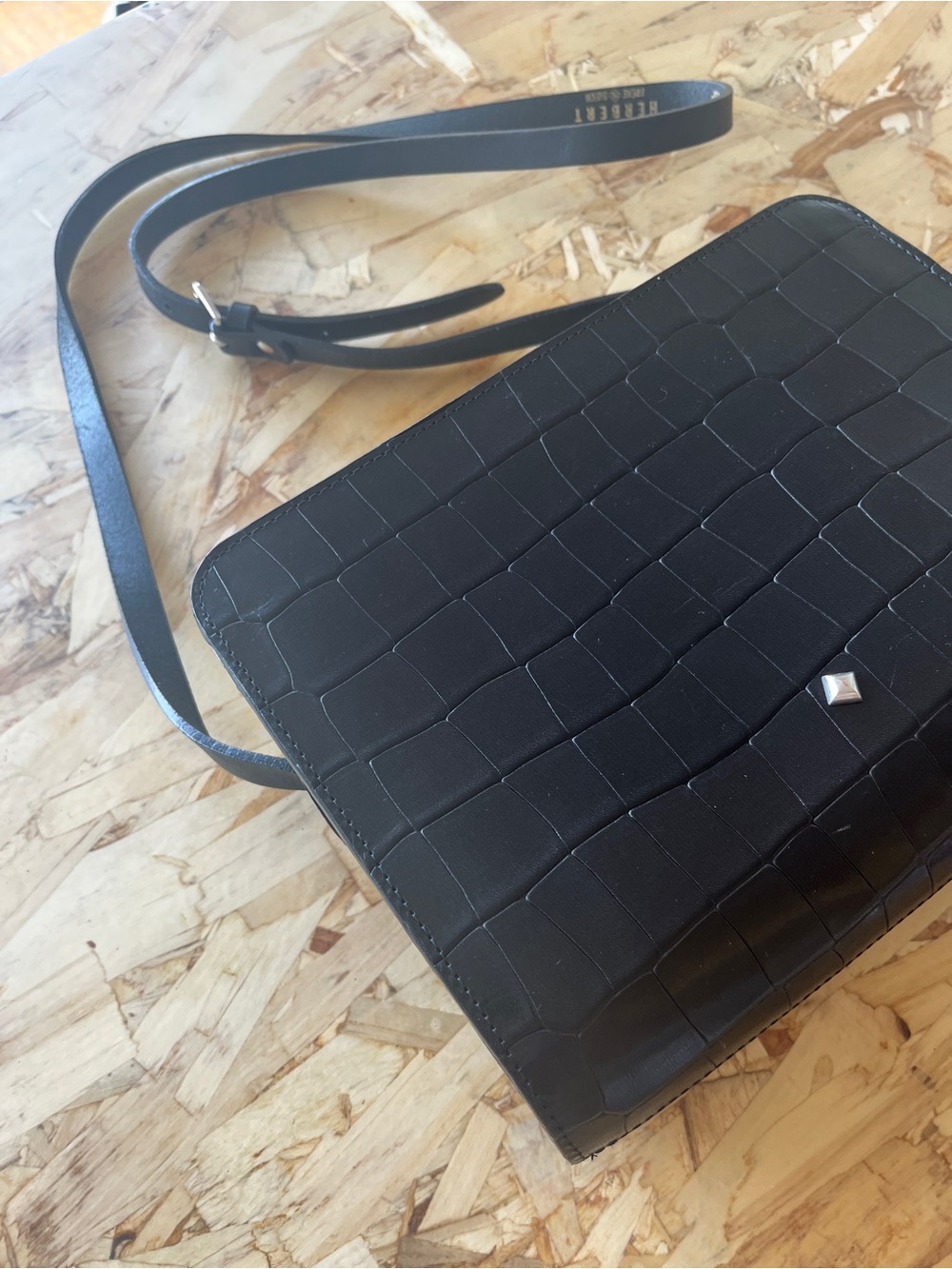 Black Croc-Embossed Crossbody: Le Beá by Herbert Frère Sœur - Picture 2 of 9
